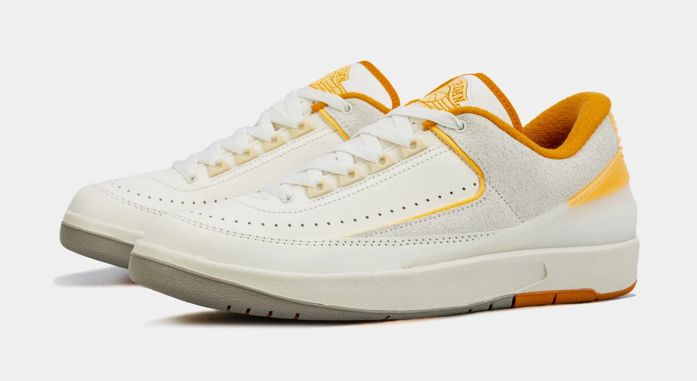 Air Jordan 2 Retro Low Melon Tint Mens Lifestyle Shoes (Beige/Orange )