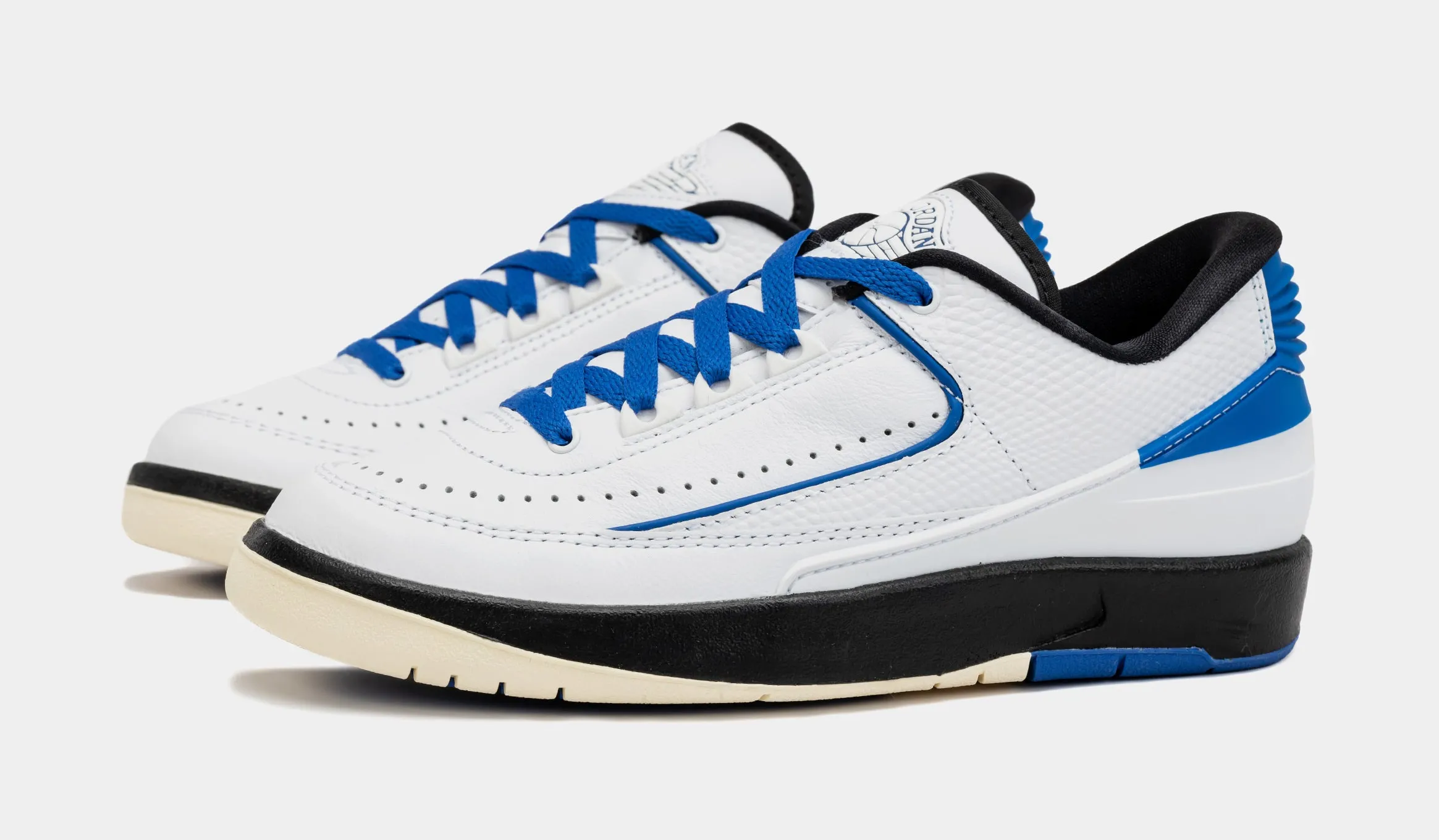 Air Jordan 2 Retro Low Varsity Royal Womens Lifestyle Shoes (White/Blue)