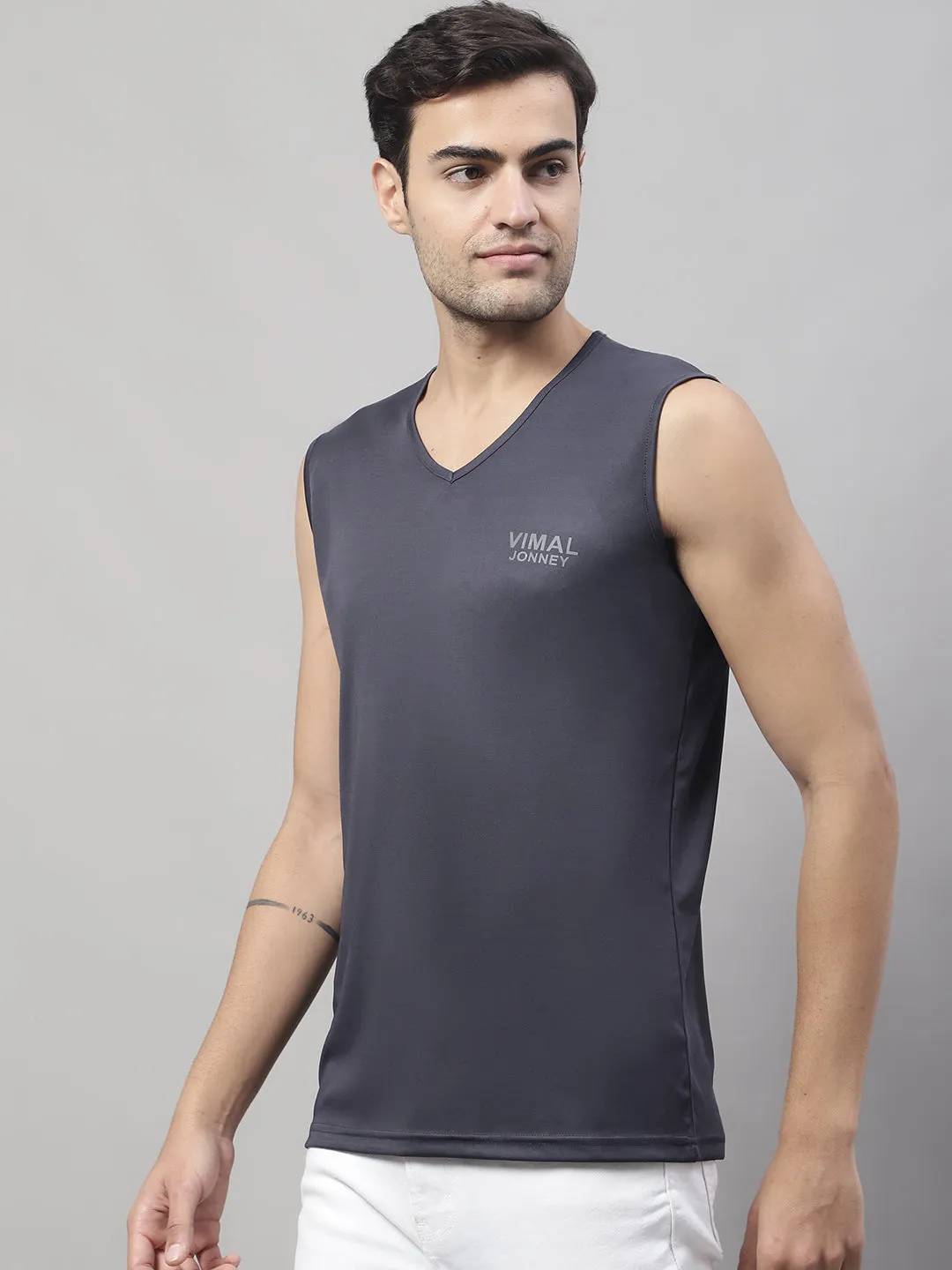 Vimal Jonney Regular Fit Dryfit Lycra Solid Dark Grey Gym Vest for Men