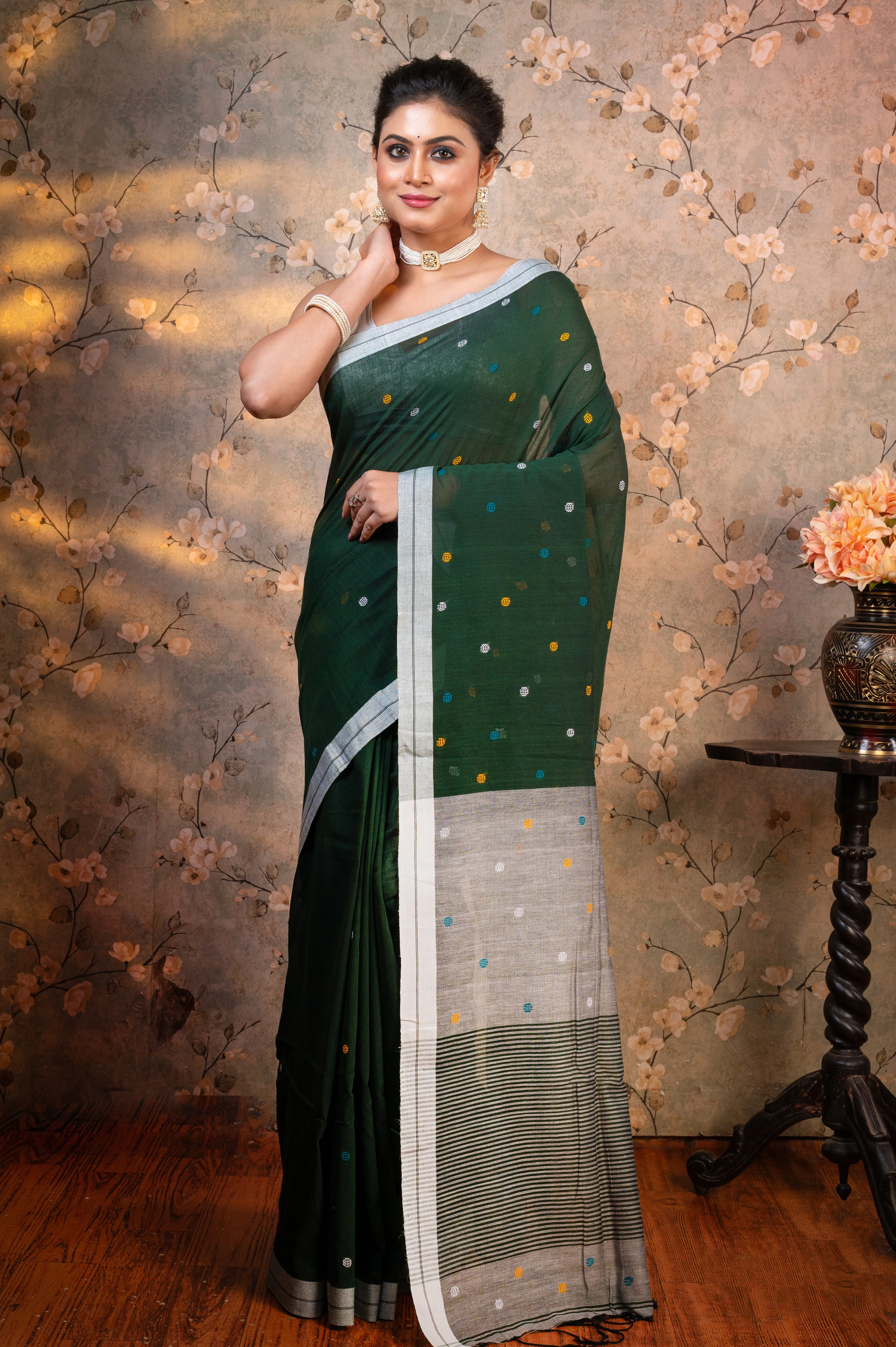 Women Bottle Green Pure Handloom Cotton Saree With Multicolor Booti